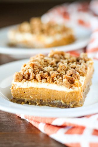 Pumpkin Cheesecake Crumble Bars