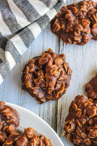 Classic No Bake Cookies- these cookies can be made in one pan and require no oven! Everyone loves these chocolate peanut butter cookies! via bakedinaz.com #chocolate #nobake #cookie #chocolatepeanutbutter