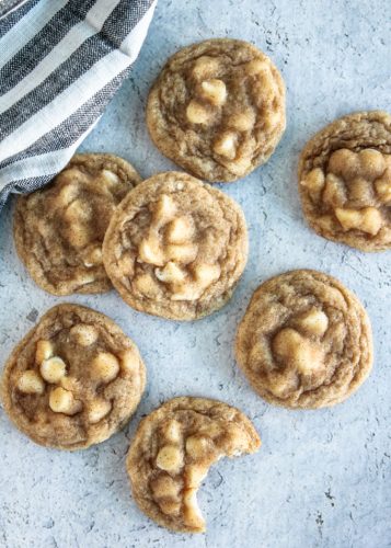 White Chocolate Chip Snickerdoodle Pudding Cookies: the perfect combo of cinnamon and white chocolate! The pudding mix makes them extra soft and sweet.