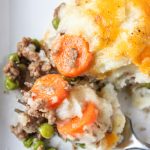 Shepherd's Pie: easy comfort food! This is the best recipe for shepherd's pie. via bakedinaz.com #dinner #comfort #easy